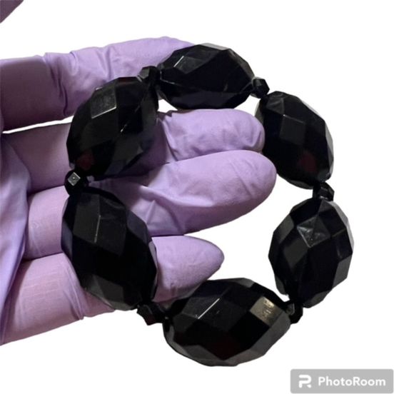 VTG 80s Black Plastic Faceted Chunky Bead Elastic Bracelet - Picture 2 of 6